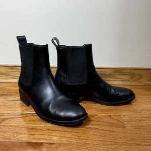 EILEEN FISHER Women's Black Vent Leather Bootie Size 8.5 Timeless Preppy