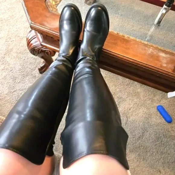 Elegant Black Over-the-Knee Boots Sz 9