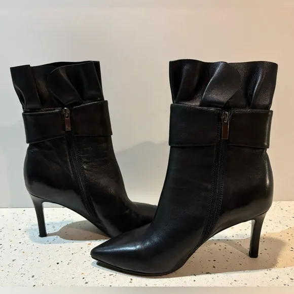 Emanuelle Vee Soft‎ Leather Ankle Boots