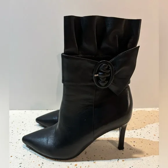 Emanuelle Vee Soft‎ Leather Ankle Boots