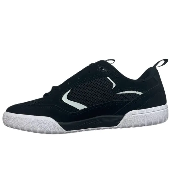 Es Quattro size 8.5 black and white brand new suede skateboarding shoes