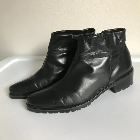 Etienne Aigner LUXE Black Leather Ankle Boots Size 9