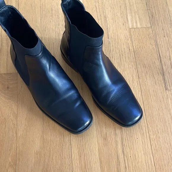 Everlane Italian leather Chelsea Boots US 7