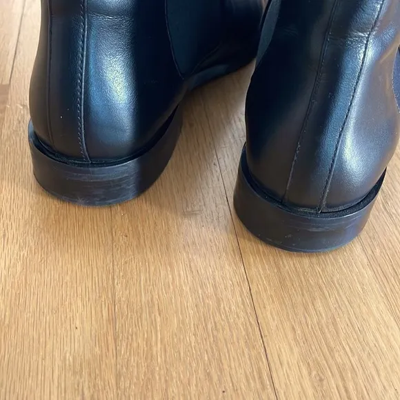 Everlane Italian leather Chelsea Boots US 7