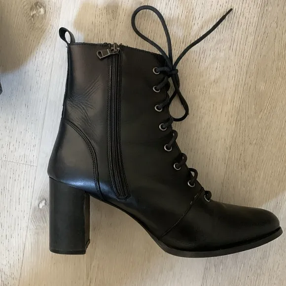 Fabianelli Leather Heel lace up boots