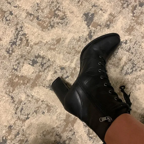 Fabianelli Leather Heel lace up boots