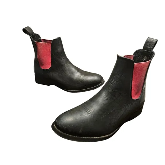 Fanyl Robin &amp; Free People Distressed Women's Black and Red Chelsea Boots Size 9