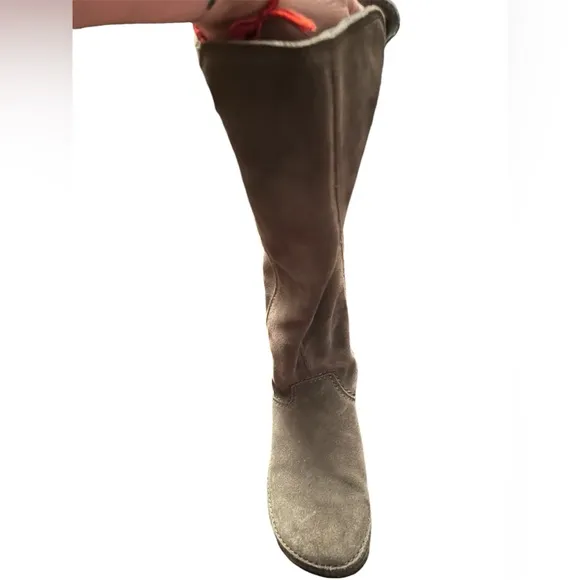 FIT FLOP SUEDE LOW WEDGE BOOTS