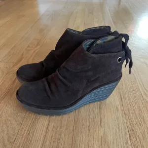 Fly London Yebi Brown Suede Ankle Tie Wedge Ankle Boots Women's Size 39