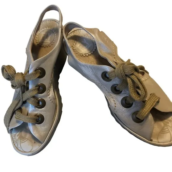 Fly London Yuta Lace Up Gold Shimmer Leather Peep Toe Platform Sandals. Size 6.5