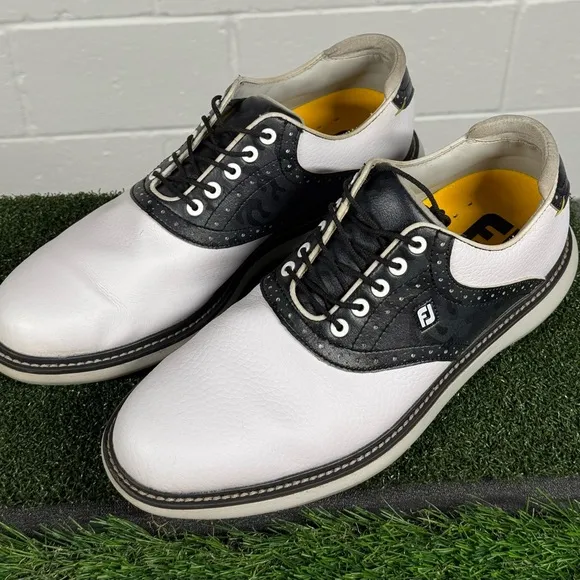 FootJoy Traditions Golf Shoes