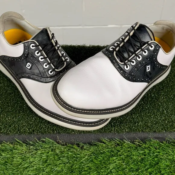 FootJoy Traditions Golf Shoes