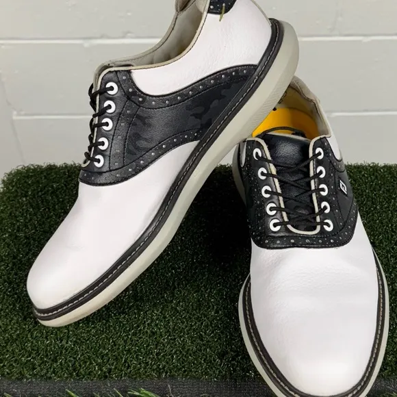 FootJoy Traditions Golf Shoes