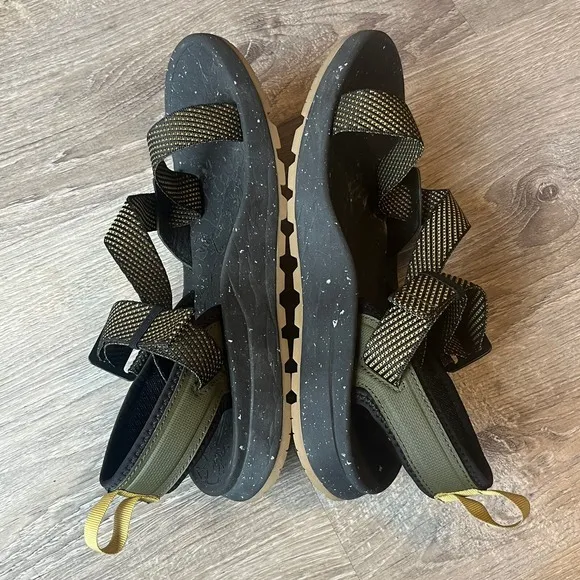 Forsake Rogue River Hiking Sandals Sandals Green Black Gum Mens 10 EU 43