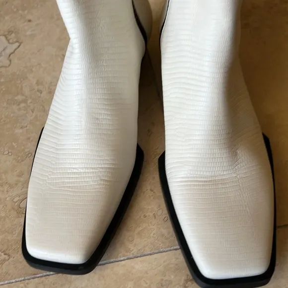 Frame Le MADDOX Leather Ankle Boots