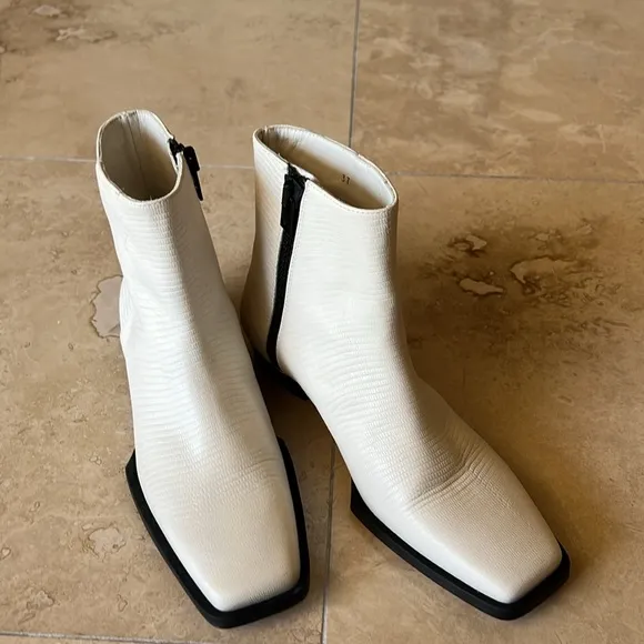 Frame Le MADDOX Leather Ankle Boots
