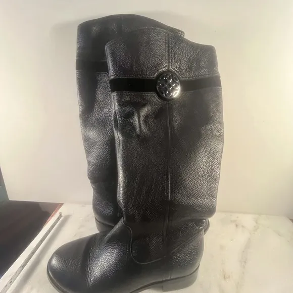 Franco Fortini Womens Size 8,5 w Black Leather Boot Knee High Metal logo