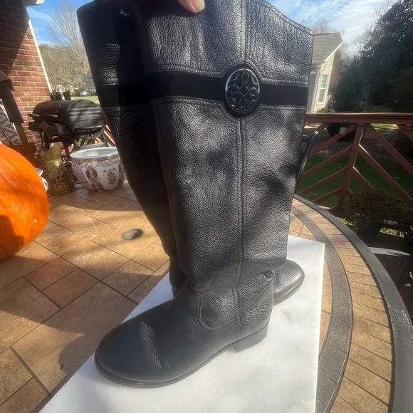 Franco Fortini Womens Size 8,5 w Black Leather Boot Knee High Metal logo