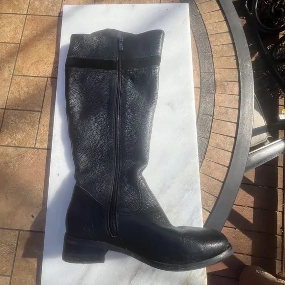 Franco Fortini Womens Size 8,5 w Black Leather Boot Knee High Metal logo