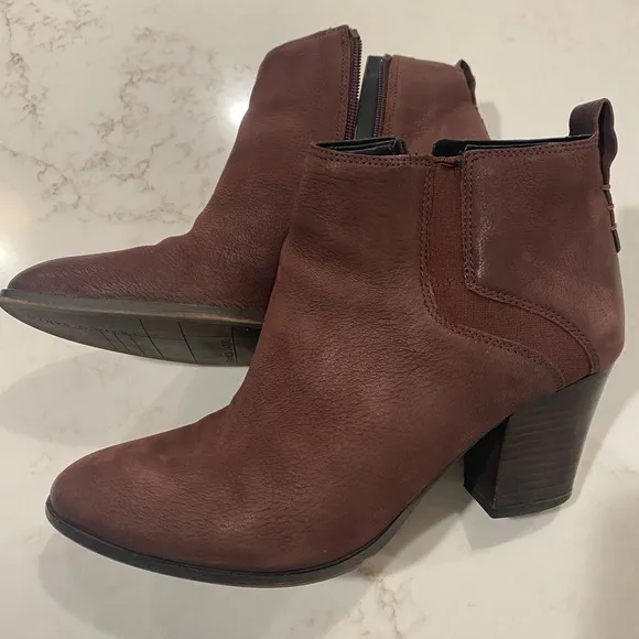Franco Sarto Women's Maroon Cordovan Red Suede Leather Boots Booties Size 7.5