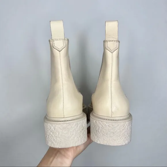 FREE PEOPLE ‘Carmel’ Chelsea Boots. Size 5.5