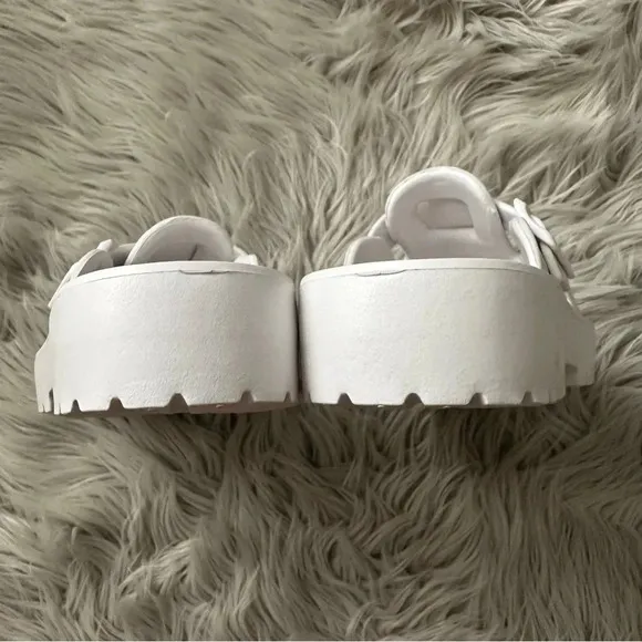 FREE PEOPLE Karlie Buckle Clog Size 7 NWOT