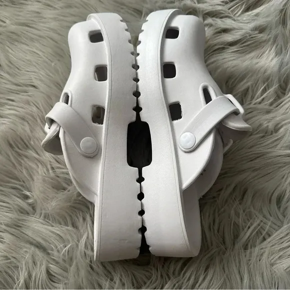 FREE PEOPLE Karlie Buckle Clog Size 7 NWOT