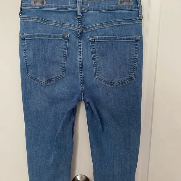 Free People Skinny High Rise Distressed Busted Knee Jeans Size 28