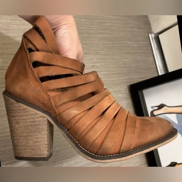 Free People Strappy Hybrid Suede boho distressed ankle booties in Brown size 6.5
