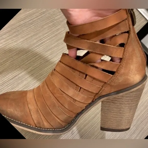 Free People Strappy Hybrid Suede boho distressed ankle booties in Brown size 6.5