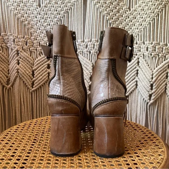 Freebird by Steven “Zombi” Distressed Zipper Boots