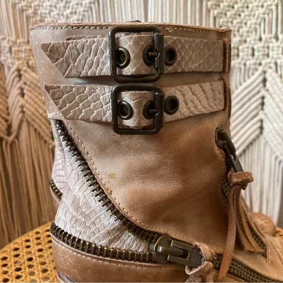 Freebird by Steven “Zombi” Distressed Zipper Boots