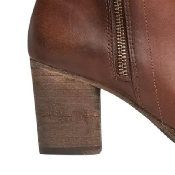 FRYE Addie Double Zipper Heeled Boot  Distressed Leather Brown Size 7.5 NWOB