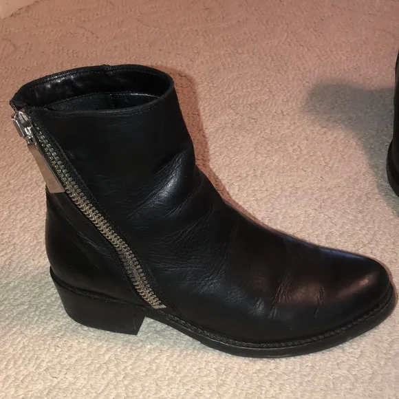 Frye Demi leather zipper leather boots