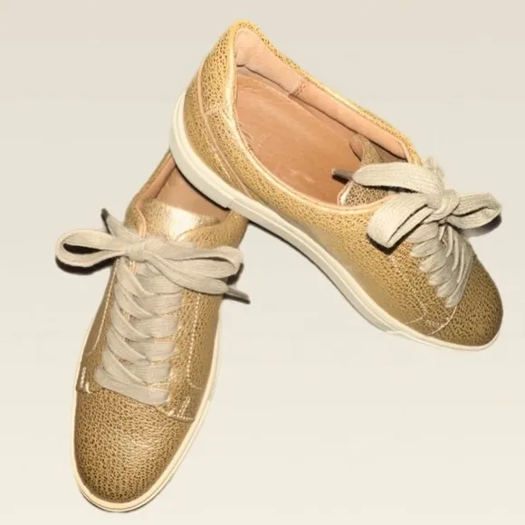 FRYE Low Lace Up Sneakers Size 6.5M Ivy Metallic Gold Leather