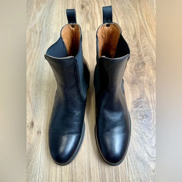 Frye Melissa Chelsea Boots for Women Size 8 B NWOT