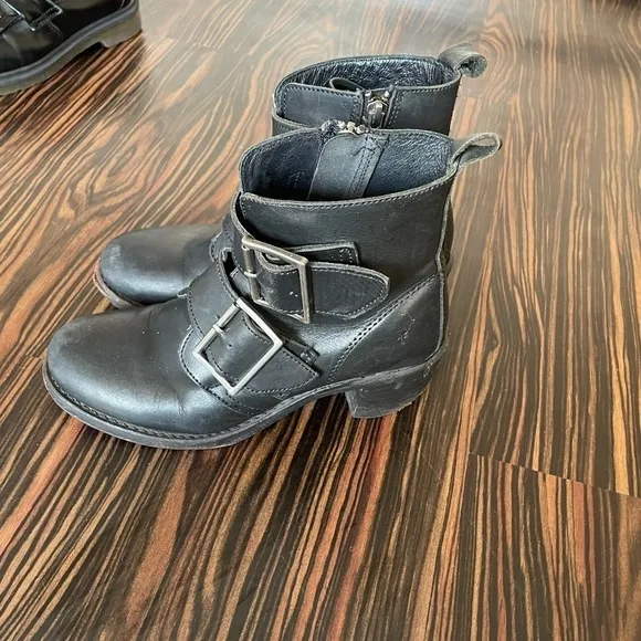 Frye Sabrina Double Buckle 77477 Womens Black Leather Zipper Casual Dress Boots