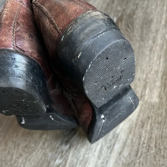 Frye size 6 1/2  Carson boot