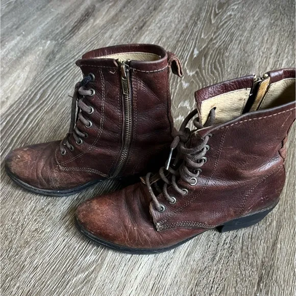 Frye size 6 1/2  Carson boot