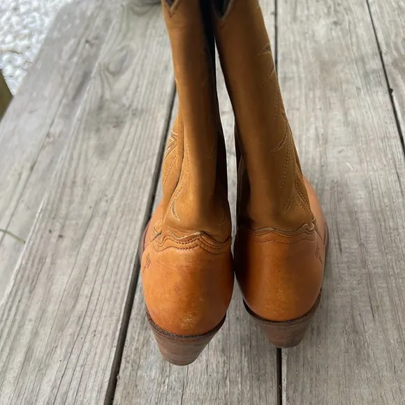 Frye Women’s Cowboy Boots Size 8 – Vintage Tan Leather Western Boots