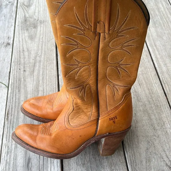 Frye Women’s Cowboy Boots Size 8 – Vintage Tan Leather Western Boots