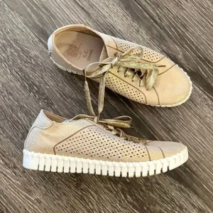 G C lex sneakers