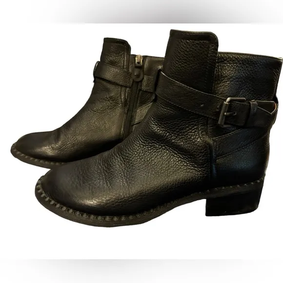 Gentle Souls‎ by Kenneth Cole Women’s Black Leather Best Moto Booties Size 7.5