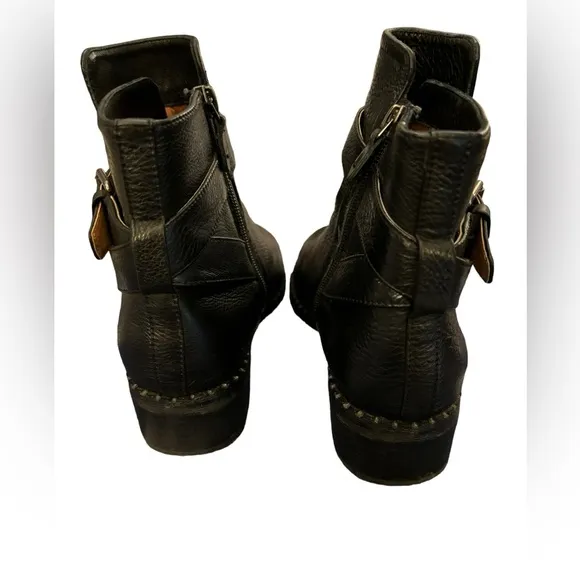 Gentle Souls‎ by Kenneth Cole Women’s Black Leather Best Moto Booties Size 7.5