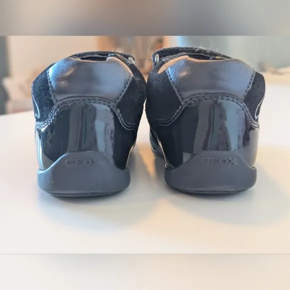 Geox Kaytan Sneakers Blue leather and suede U.S Size 6.5 EU size 22