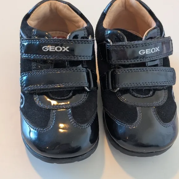 Geox Kaytan Sneakers Blue leather and suede U.S Size 6.5 EU size 22