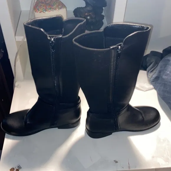 Girls black leather Michael Kors Cypress boots size 2