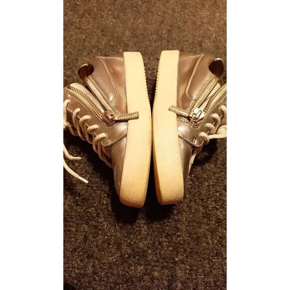 Giuseppe Zanotti size 39 Disighner shoes. Made in Italy. In fair condition.