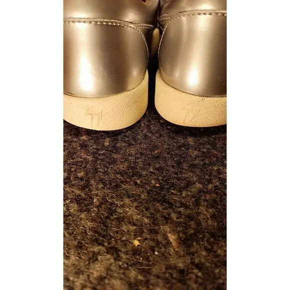 Giuseppe Zanotti size 39 Disighner shoes. Made in Italy. In fair condition.