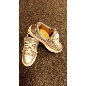Giuseppe Zanotti size 39 Disighner shoes. Made in Italy. In fair condition.